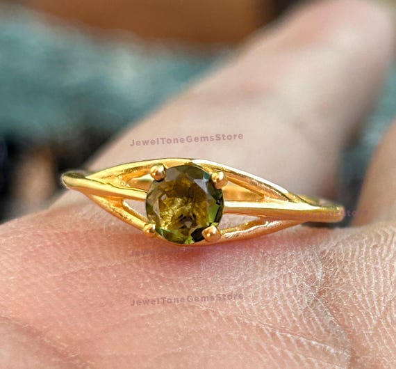 Genuine Moldavite Ring: 925 Sterling Silver Antique Wedding Ring Genuine Moldavite Ring: 925 Sterling Silver Antique Wedding Ring