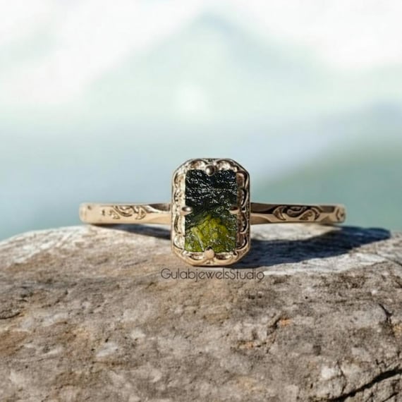 Vintage Moldavite Ring, Authentic Meteorite, 925 Sterling Silver