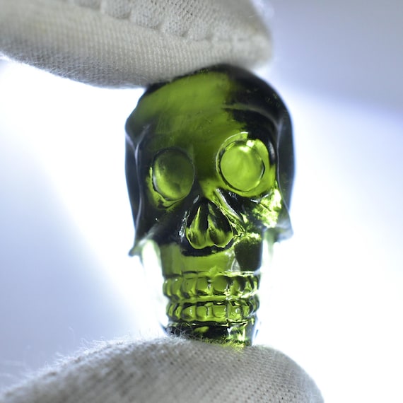 Natural Moldavite Skull Carving, Healing Crystal Stone (24.2*15 Mm)