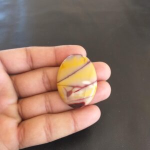 60 Carat Oval Mookaite Stone Cabochon (41x30x7 MM) 60 Carat Oval Mookaite Stone Cabochon (41x30x7 MM)