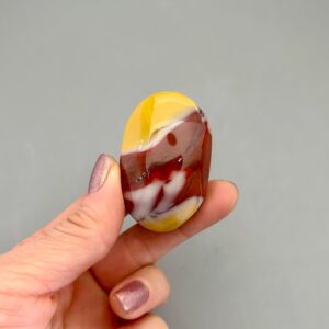 Mookaite Palm Stone for Manifestation Crystal Magic Crystal Grid Lower Chakras Pocket Stone Gift Idea Metaphysical Crystal Meditation Stone