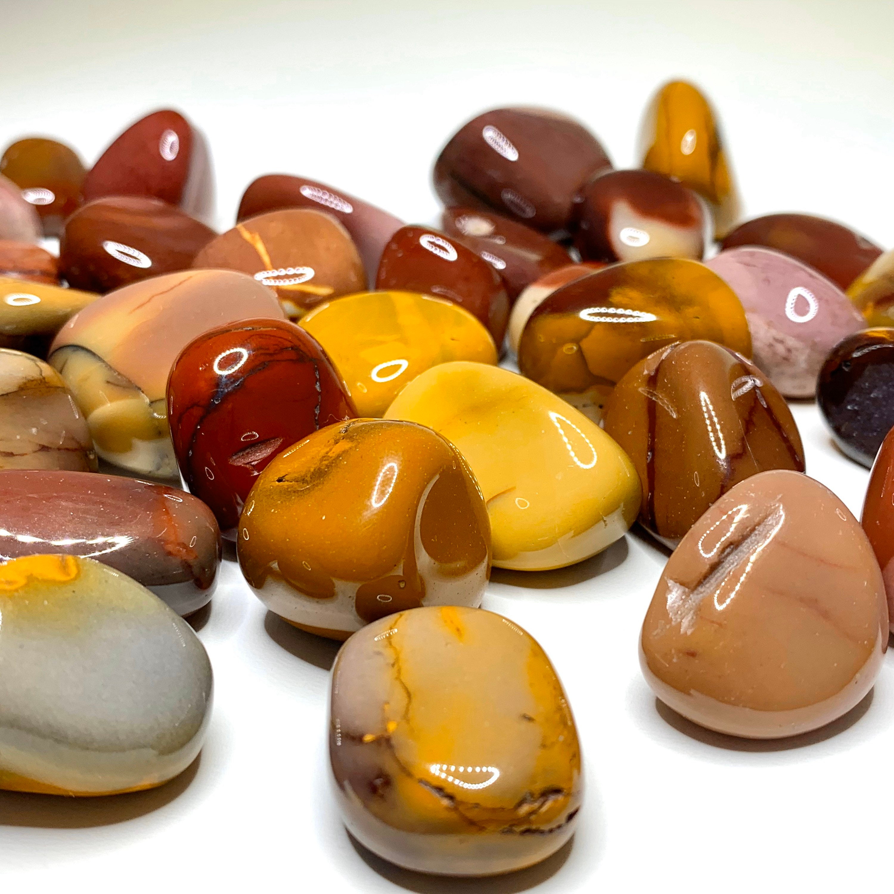 Mookaite Jasper Tumbled Stone (20/35mm) Mookaite Jasper Tumbled Stone (20/35mm)