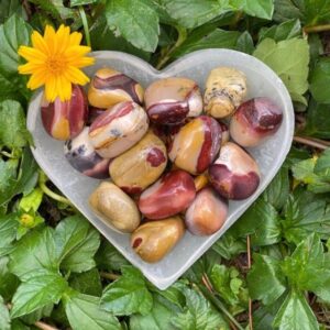 Mookaite Jasper Tumbled Stone: Polished Australian Crystal