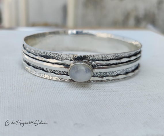 Handmade Moonstone Spinner Bangle: 925 Sterling Silver Bracelet Handmade Moonstone Spinner Bangle: 925 Sterling Silver Bracelet