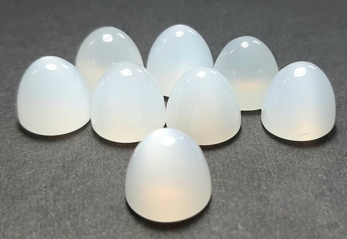 Aaa Quality White Moonstone Fancy Bullet Cabochon Gemstone,white Moonstone,moonstone Cabs,jewelry Making Stone,sizes 6x5.50,7x8,10x11 Mm .