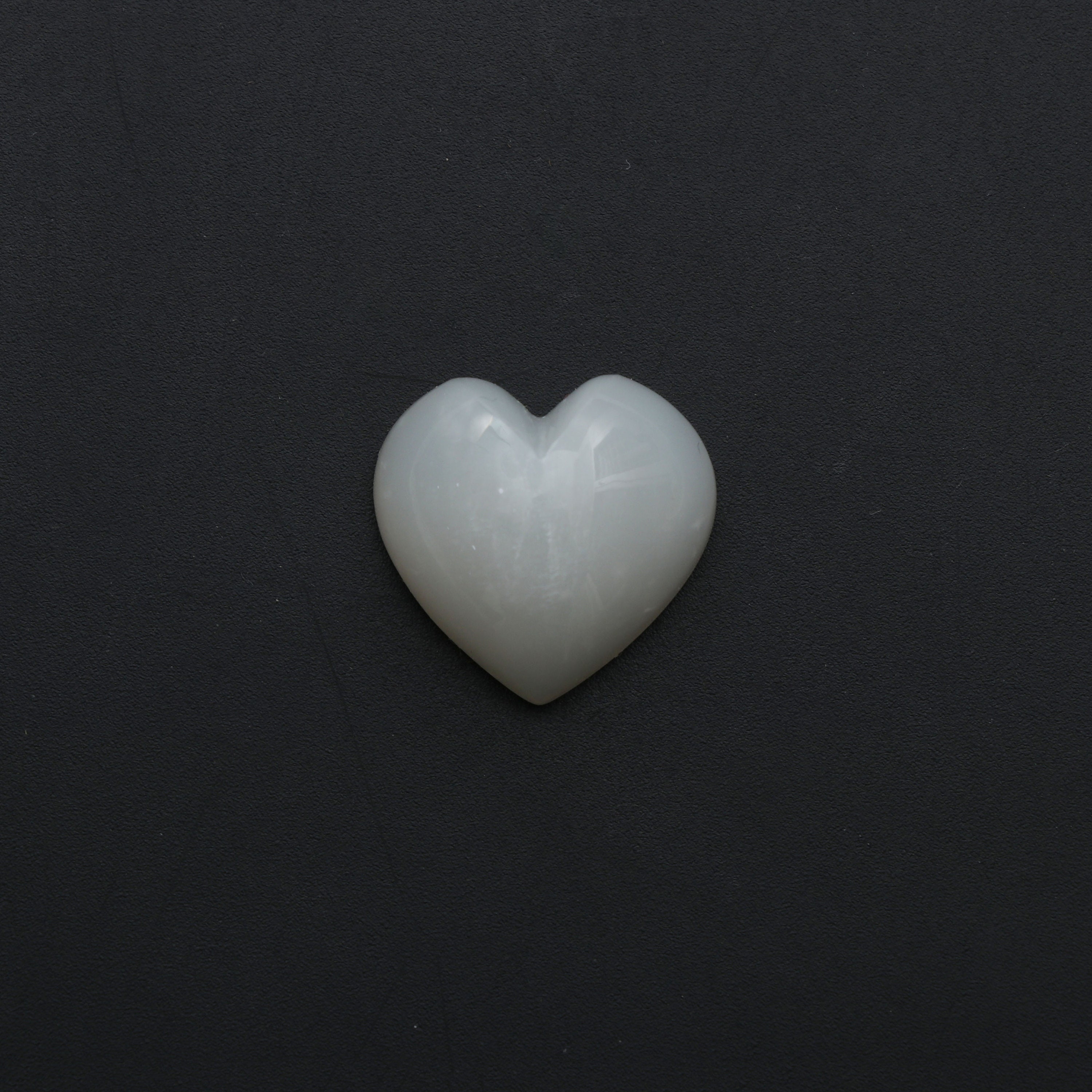 White Moonstone Smooth Heart Shape Carving Loose Gemstone- 20x20 Mm -moonstone Heart, Moonstone Cabochon Gemstone, 1 Piece/ Pair (2 Pieces) White Moonstone Smooth Heart Shape Carving Loose Gemstone- 20x20 Mm -moonstone Heart, Moonstone Cabochon Gemstone, 1 Piece/ Pair (2 Pieces)