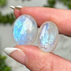 Moonstone Tumble | Xs-l | - No. 316 (polished White Crystal Pocket Stone, Crown Chakra, Healing Stone) Moonstone Tumble | Xs-l | - No. 316 (polished White Crystal Pocket Stone, Crown Chakra, Healing Stone)