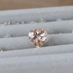 Heart Shape Morganite 1.80ct Natural Beryl- Genuine Heart Peach Morganite Earth Mined Unmounted Loose Stone Gift for Wife, Girlfriend, Mom