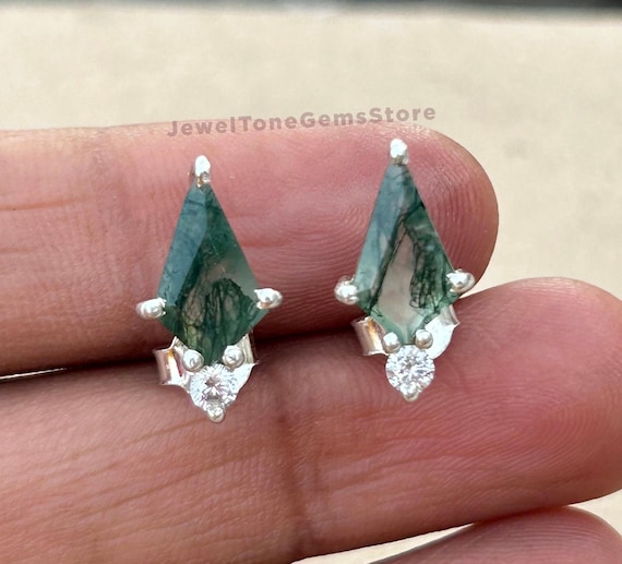 Kite Moss Agate Stud Earrings: 925 Sterling Silver Woodland Leaf Gemstone