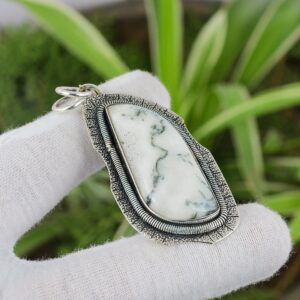 Handmade Leaf Moss Agate Pendant: 925 Sterling Silver Gemstone Handmade Leaf Moss Agate Pendant: 925 Sterling Silver Gemstone