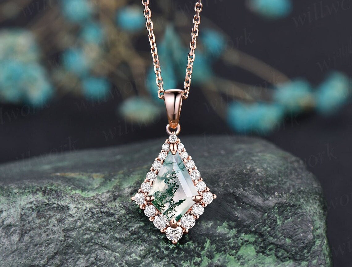 Kite Cut Natural Green Moss Agate Necklace Unique Halo Snowdrift Moissanite Necklace Pendant Rose Gold Women Mother Anniversary Gift