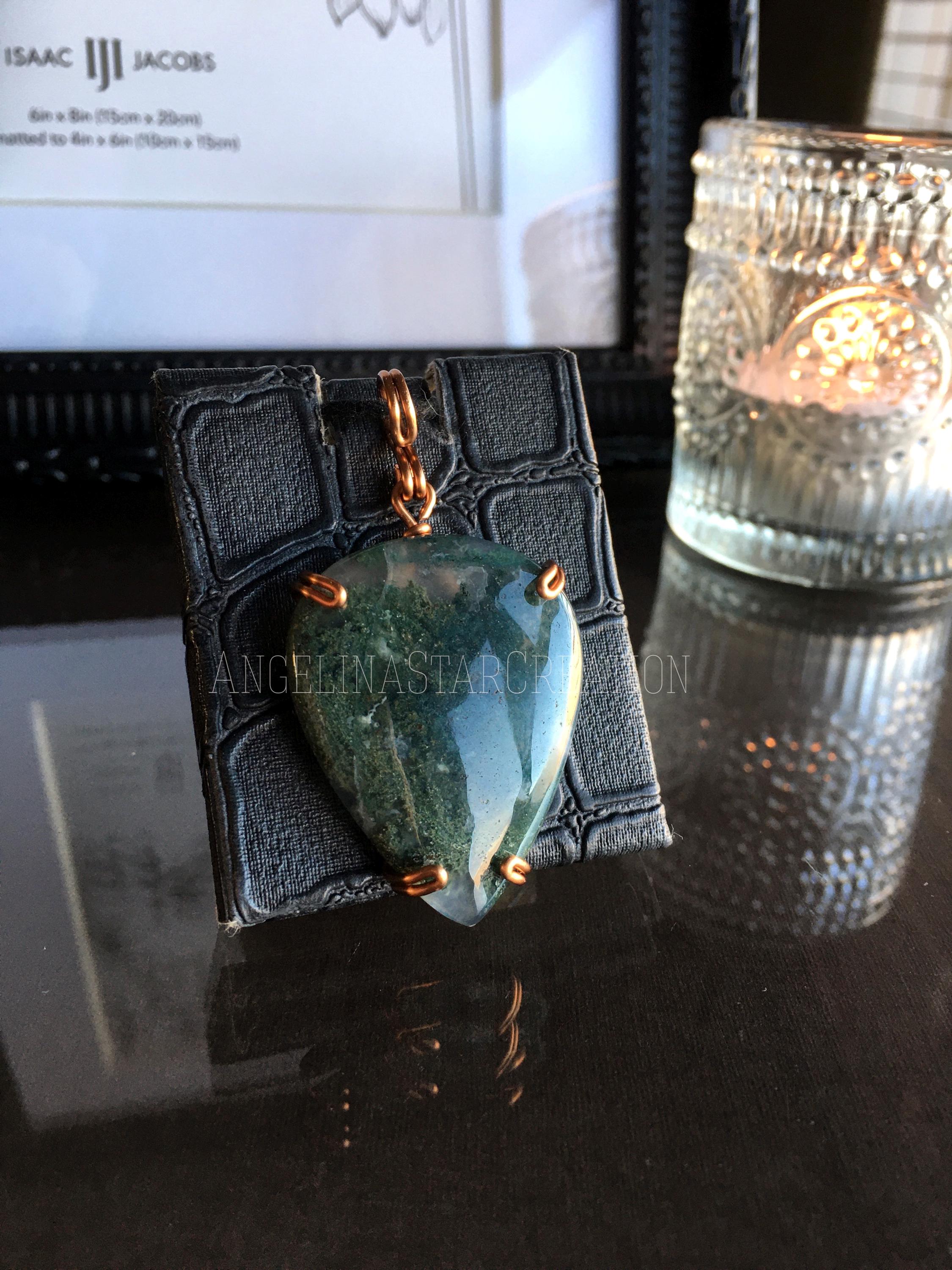 Moss Agate Necklace: Pendants