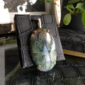 Oval Moss Agate Pendant Necklace, Gift Box Oval Moss Agate Pendant Necklace, Gift Box