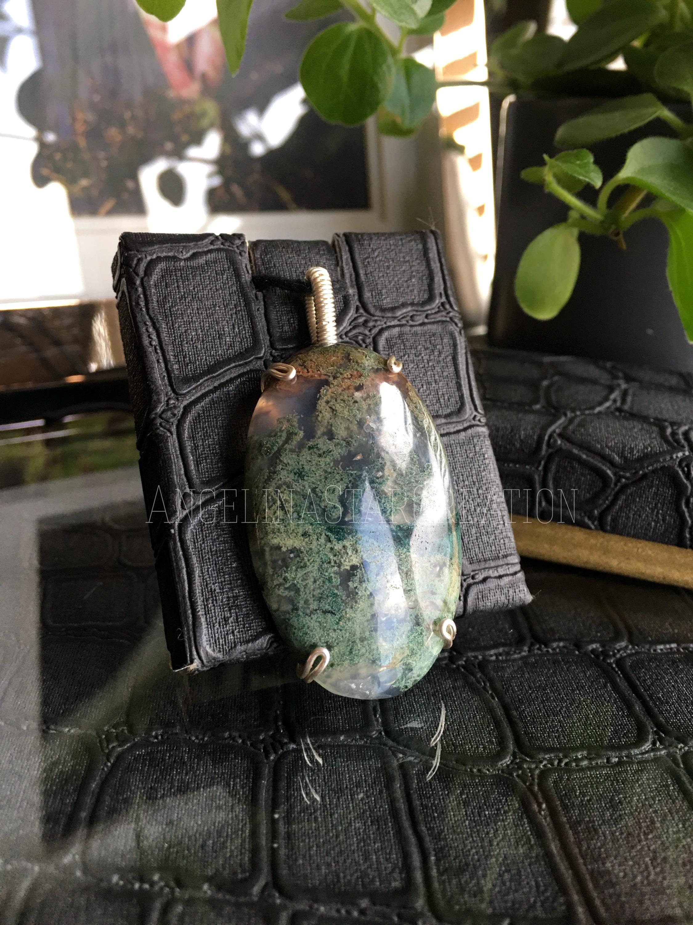 Oval Moss Agate Pendant Necklace, Gift Box Oval Moss Agate Pendant Necklace, Gift Box