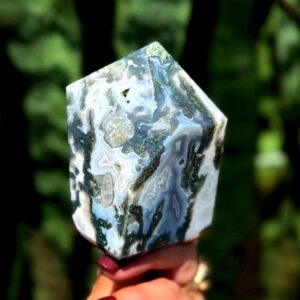 Moss Agate crystal tower - for new beginnings & a refreshed attitude - healing crystal - gemstone tower
