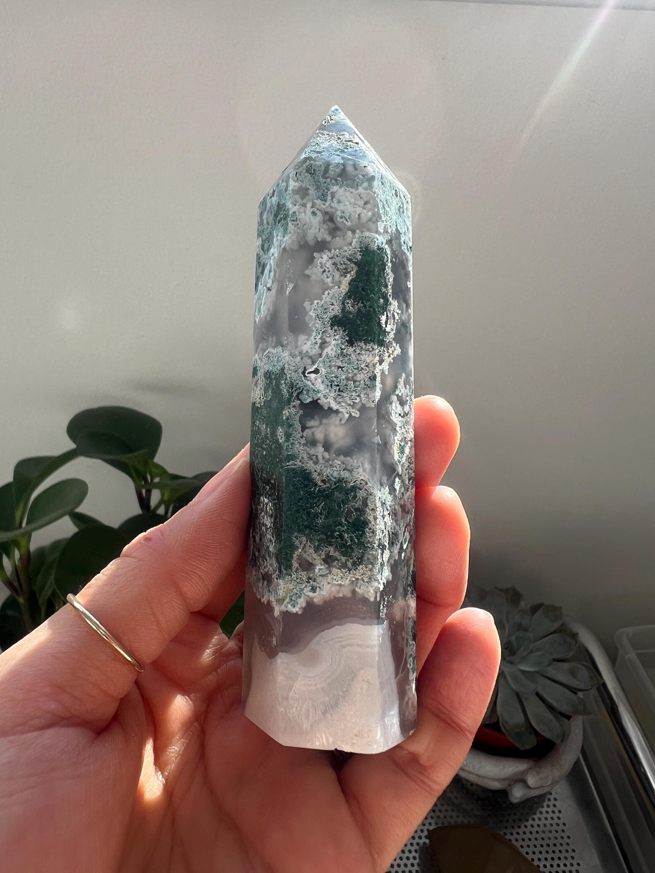 Green Moss Agate Tower Point, Healing Crystal (11cm X 3cm, 138g) Green Moss Agate Tower Point, Healing Crystal (11cm X 3cm, 138g)