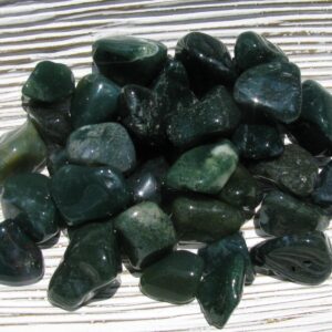 Moss Agate Tumbled Stones, Natural Green Moss Agate Crystals, Polished Gemstones for Meditation, Reiki, Crystal Grids, Balance Tumble Stone