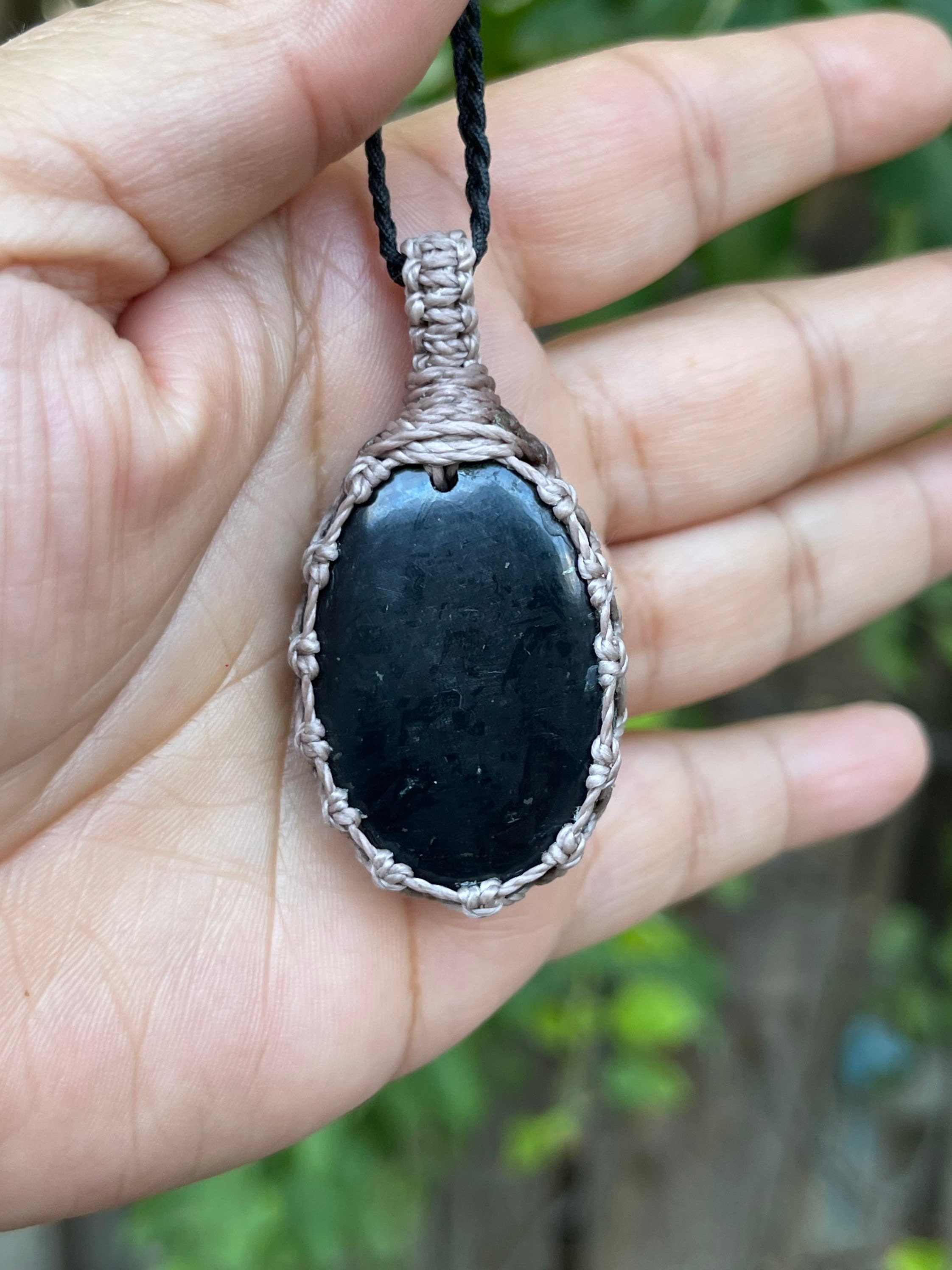 Nuummite Pendant Necklace For Women, Nuummite Necklace, Macrame Gemstone Necklace, Macrame Stone Necklace, Nuummite Jewelry, Healing Crystal