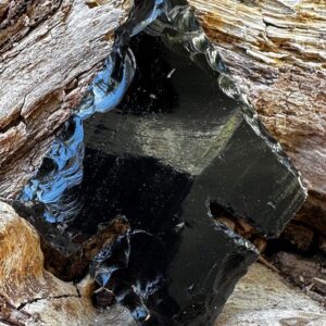 Medium Rough Black Obsidian Arrowhead From Mexico Medium Rough Black Obsidian Arrowhead From Mexico