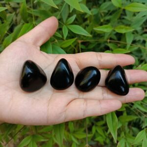 Black Obsidian Tumbled Stones 20-40mm (1 Inch To 1.5 Inches)