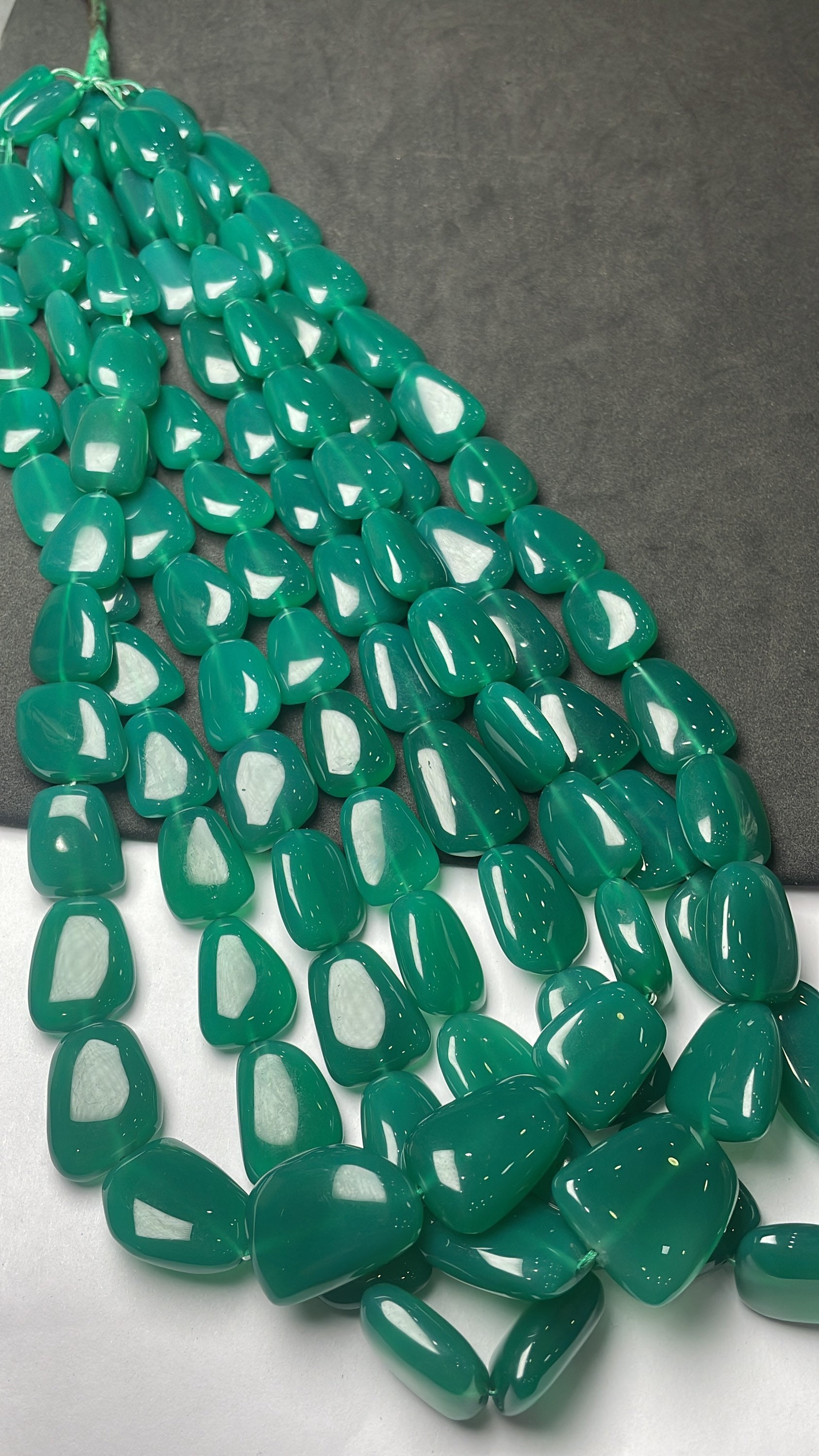 Beautiful Smooth Natural Green Onyx Big Nugget Beads Strand, 21 Inches Very Long Strand 11x8-20/17 Mm Approx Onyx Bead An Amazing Item