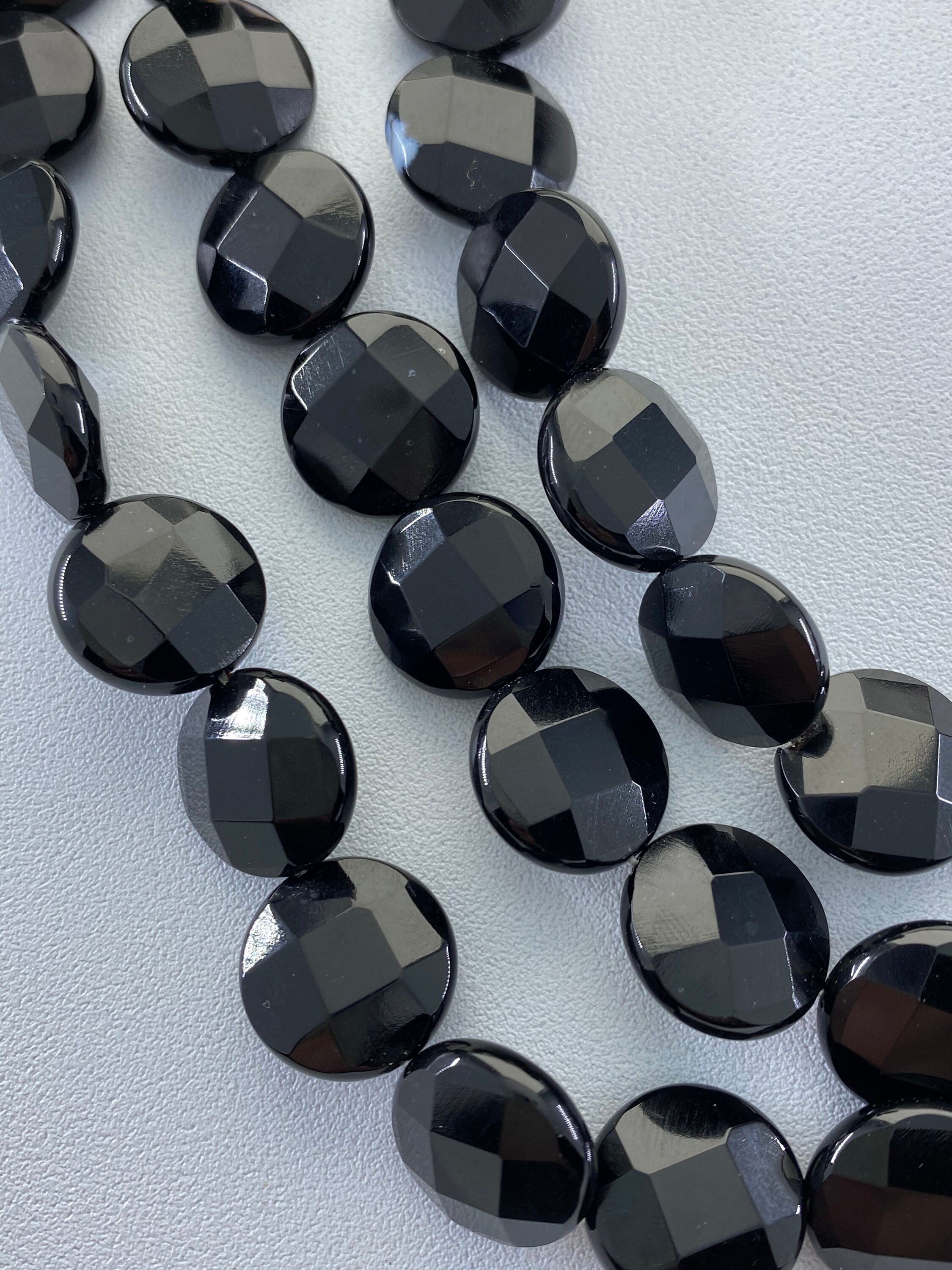 14mm Faceted Coin Black Onyx Gemstone Beads. 15” Strand Of Faceted Coin Shapes Black Onyx, About 29 Beads.