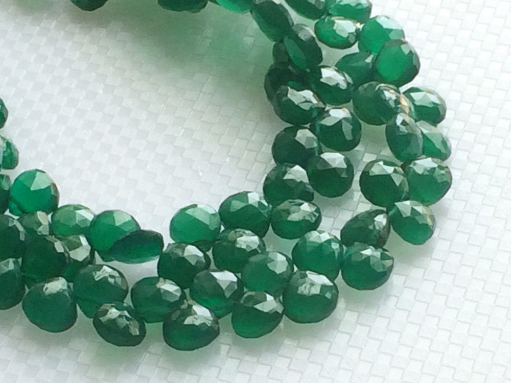 7mm Green Onyx Faceted Heart Briolettes, Green Onyx Faceted Heart Beads, Emerald Green Onyx Heart Beads For Jewelry (3.5in To 7in Options)