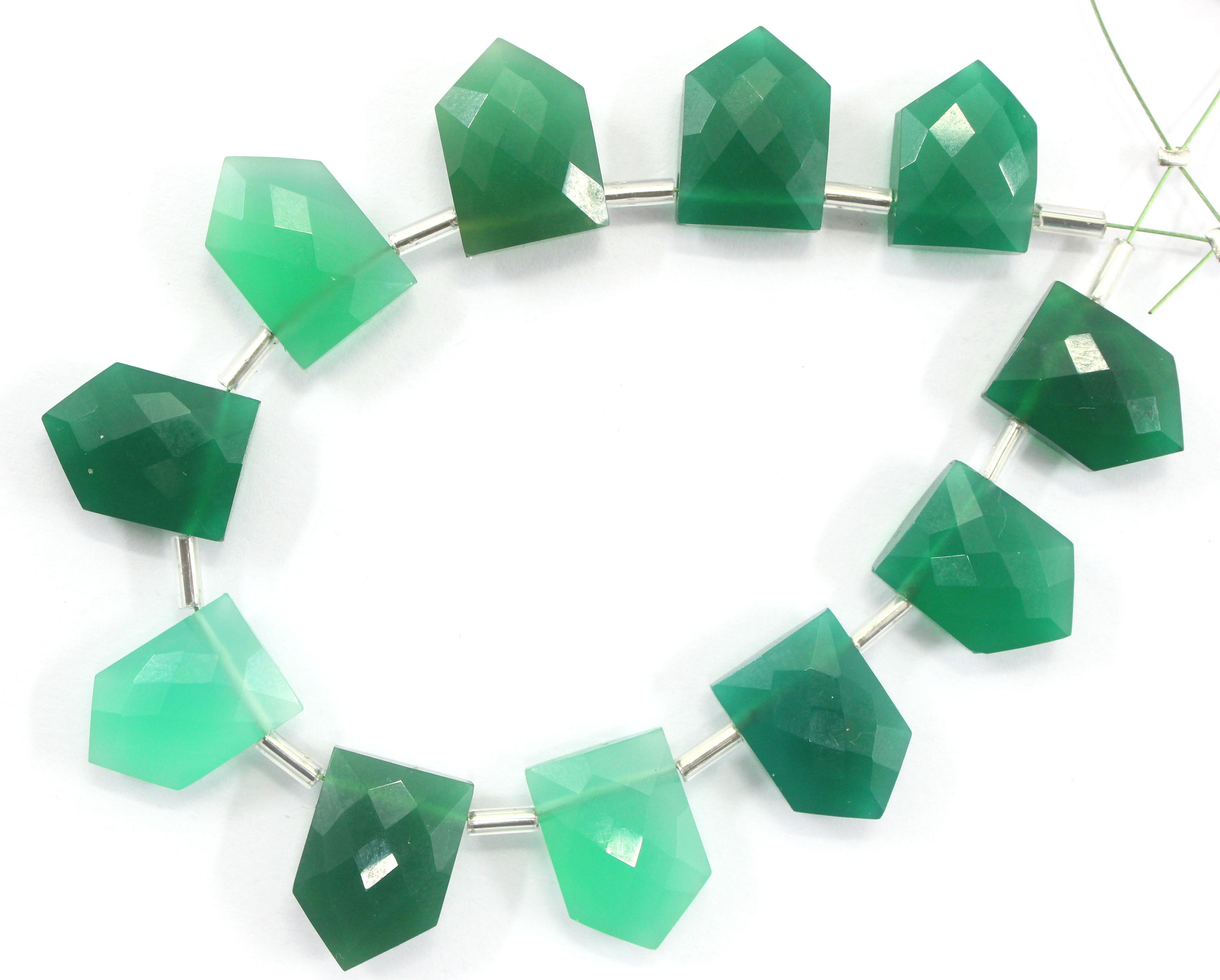 Green Onyx Pentagon Beads: 11 Faceted Briolette Gemstones (9x13-10x15 Mm) Green Onyx Pentagon Beads: 11 Faceted Briolette Gemstones (9x13-10x15 Mm)