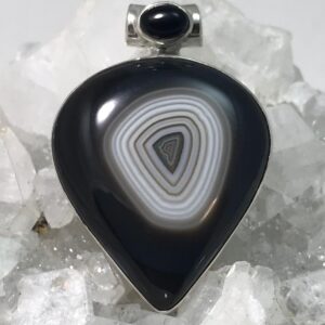 Beautiful Black Banded Onyx Pendant Beautiful Black Banded Onyx Pendant