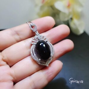 Large Black Onyx Sterling Silver Necklace 14 Ct Oval Black Gemstone Gemstone Pendant 18k White Gold Plated Royal Crown #863 Large Black Onyx Sterling Silver Necklace 14 Ct Oval Black Gemstone Gemstone Pendant 18k White Gold Plated Royal Crown #863