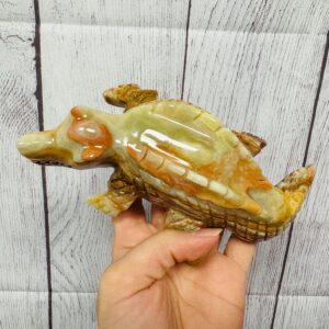 Green Onyx Alligator Figurine, Crocodile Reptile Statue, Healing Crystal, 6 inches