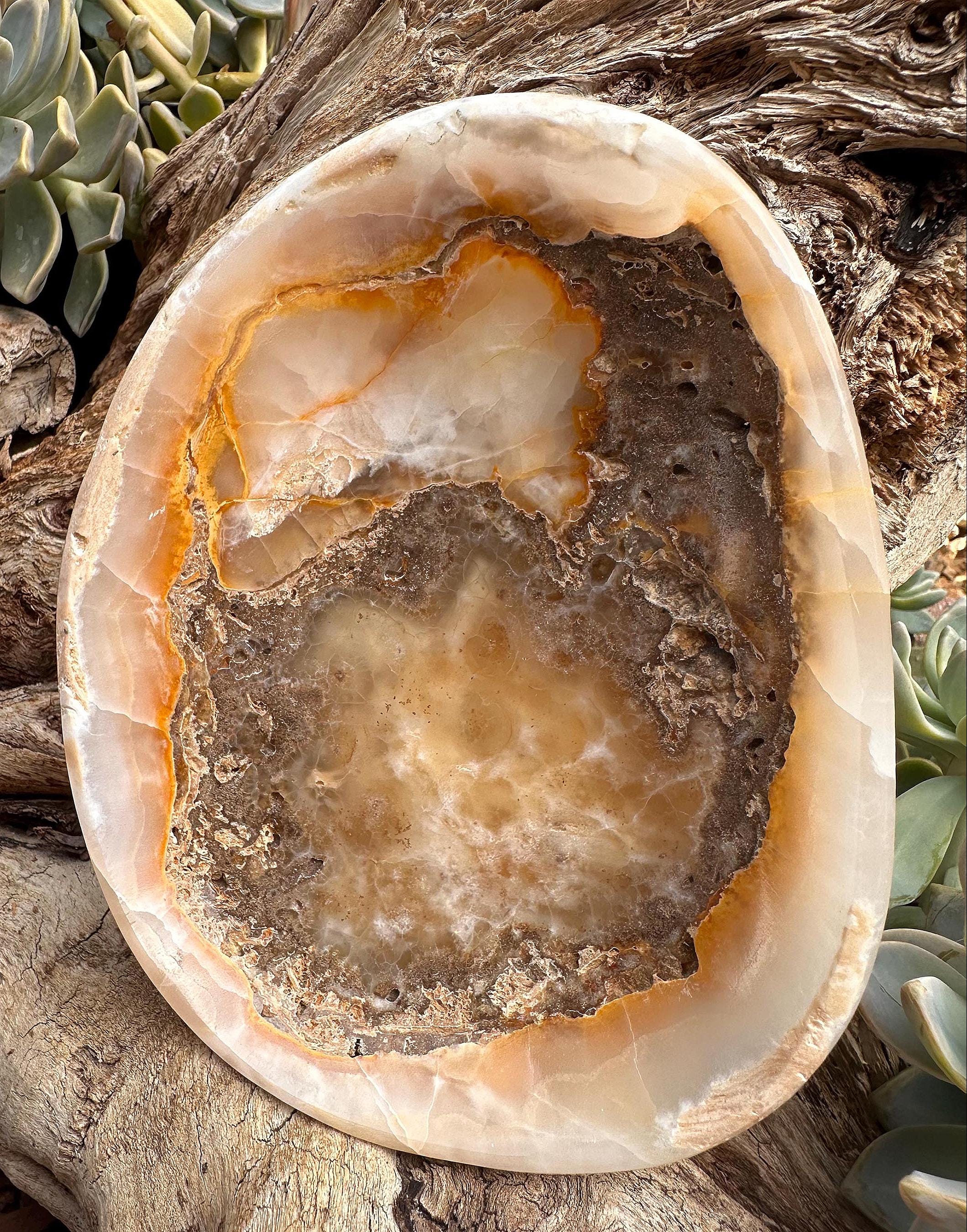 Hand Carved Onyx Bowl: Polished Stone Decor, Mexico