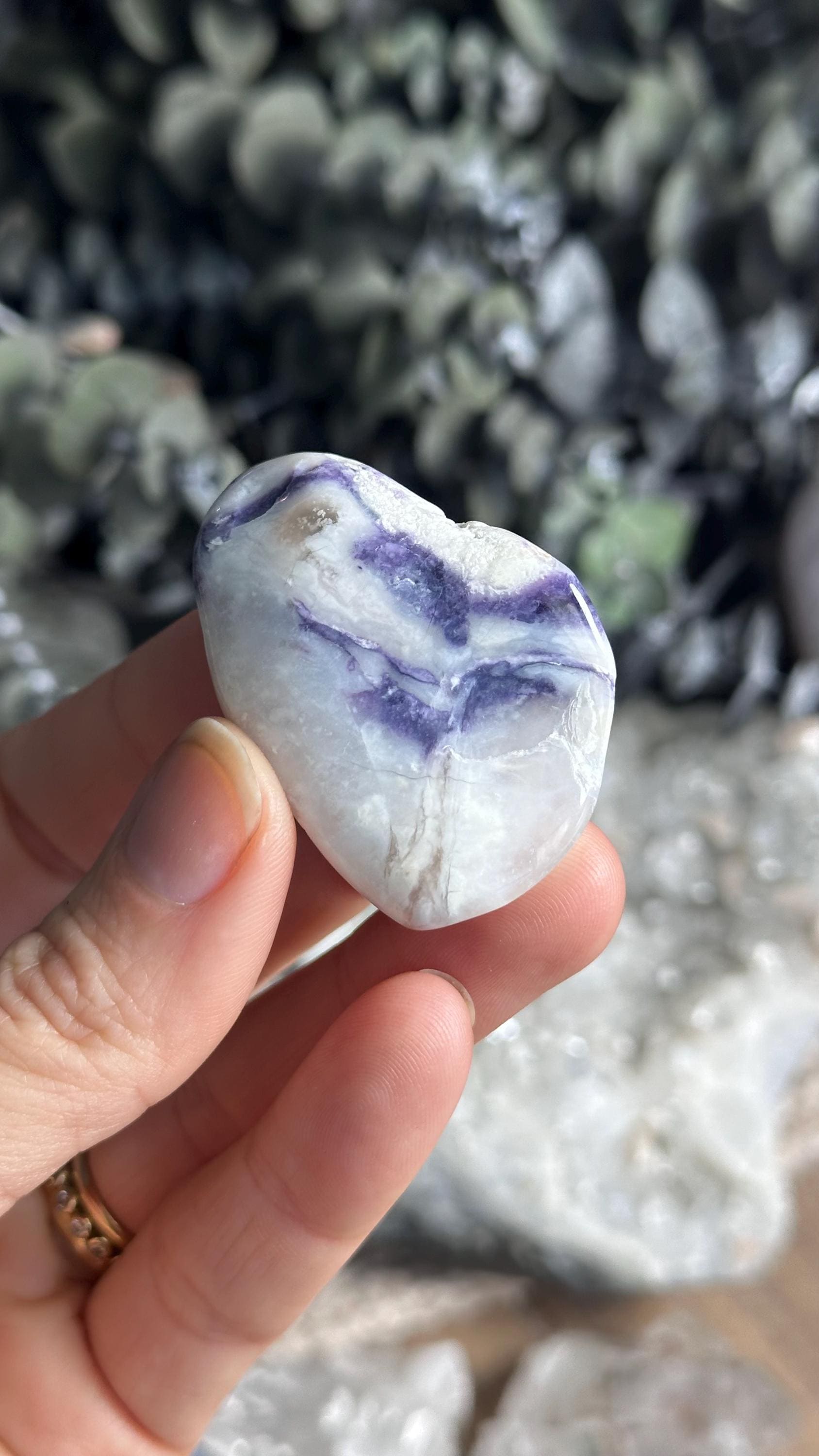 Purple Opal Palm Stone, Morado Opal