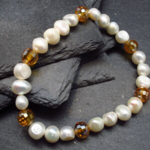 Freshwater Pearl & Crystal Genuine Bracelet ~ 7 Inches ~ 8mm Pearl Beads