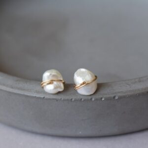 Dainty Pearl Stud Earrings, Dainty Real Pearl Earrings Gold Filled, White Keshi Pearl Earrings, Tiny Pearl Stud Earrings, Tiny Stud Earrings