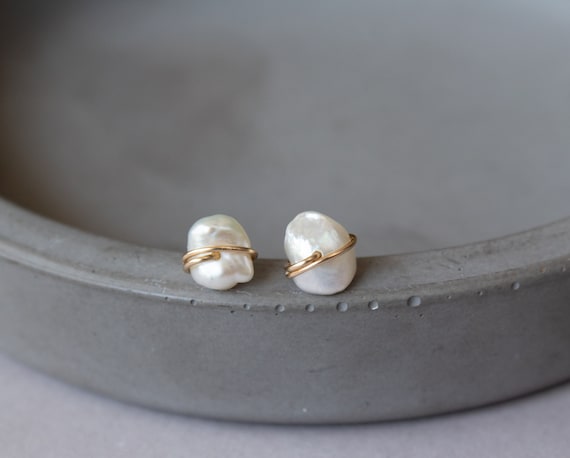 Dainty Pearl Stud Earrings, Dainty Real Pearl Earrings Gold Filled, White Keshi Pearl Earrings, Tiny Pearl Stud Earrings, Tiny Stud Earrings