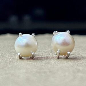 Elegant Freshwater Pearl Stud Earrings: 925 Sterling Silver