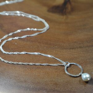 Akoya Pearl And Circle Necklace In Sterling Silver / / Hammered Circle With Natural Pearls / / Minimalist Jewelry / / June Birthstone / / Bridal