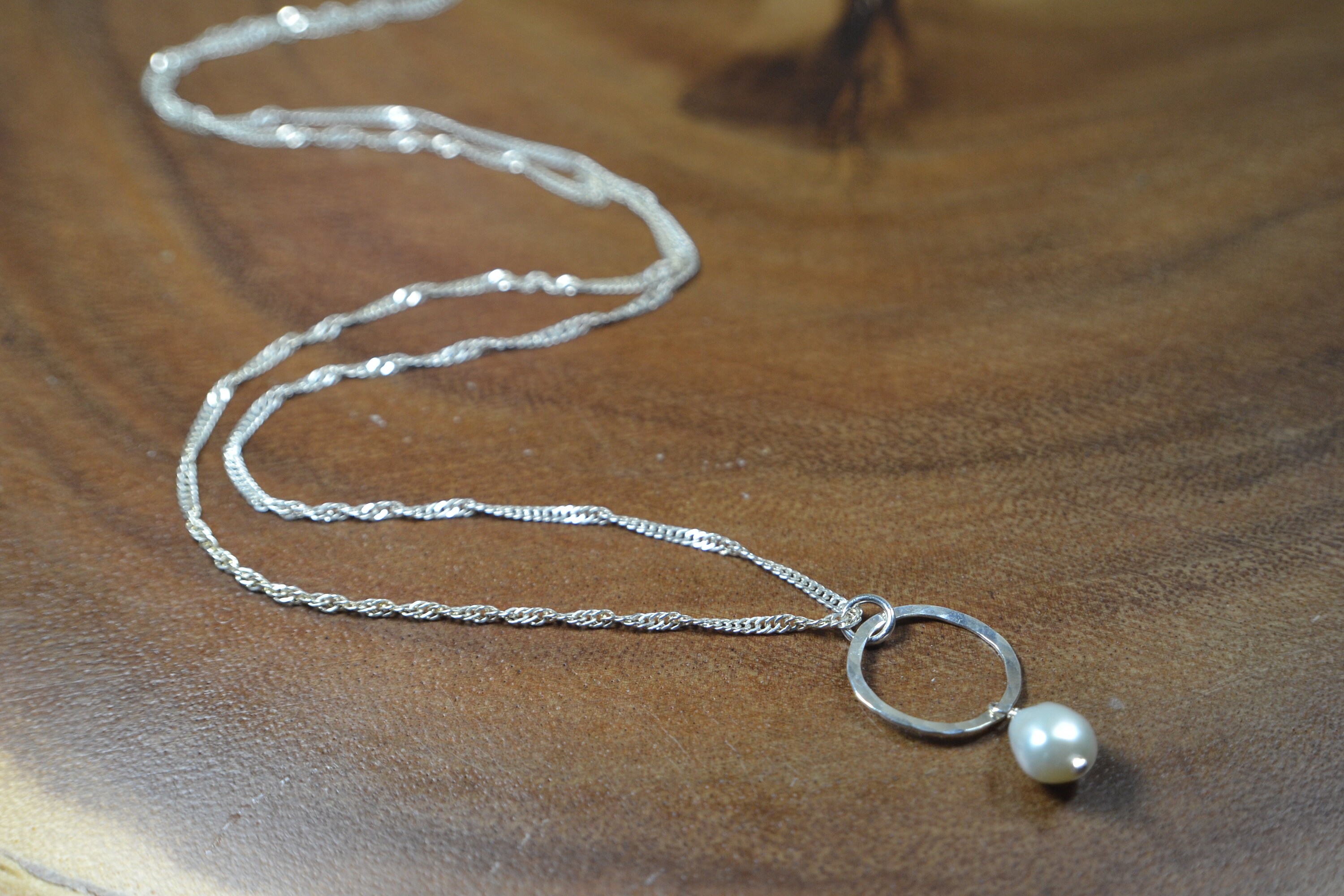 Akoya Pearl And Circle Necklace In Sterling Silver / / Hammered Circle With Natural Pearls / / Minimalist Jewelry / / June Birthstone / / Bridal