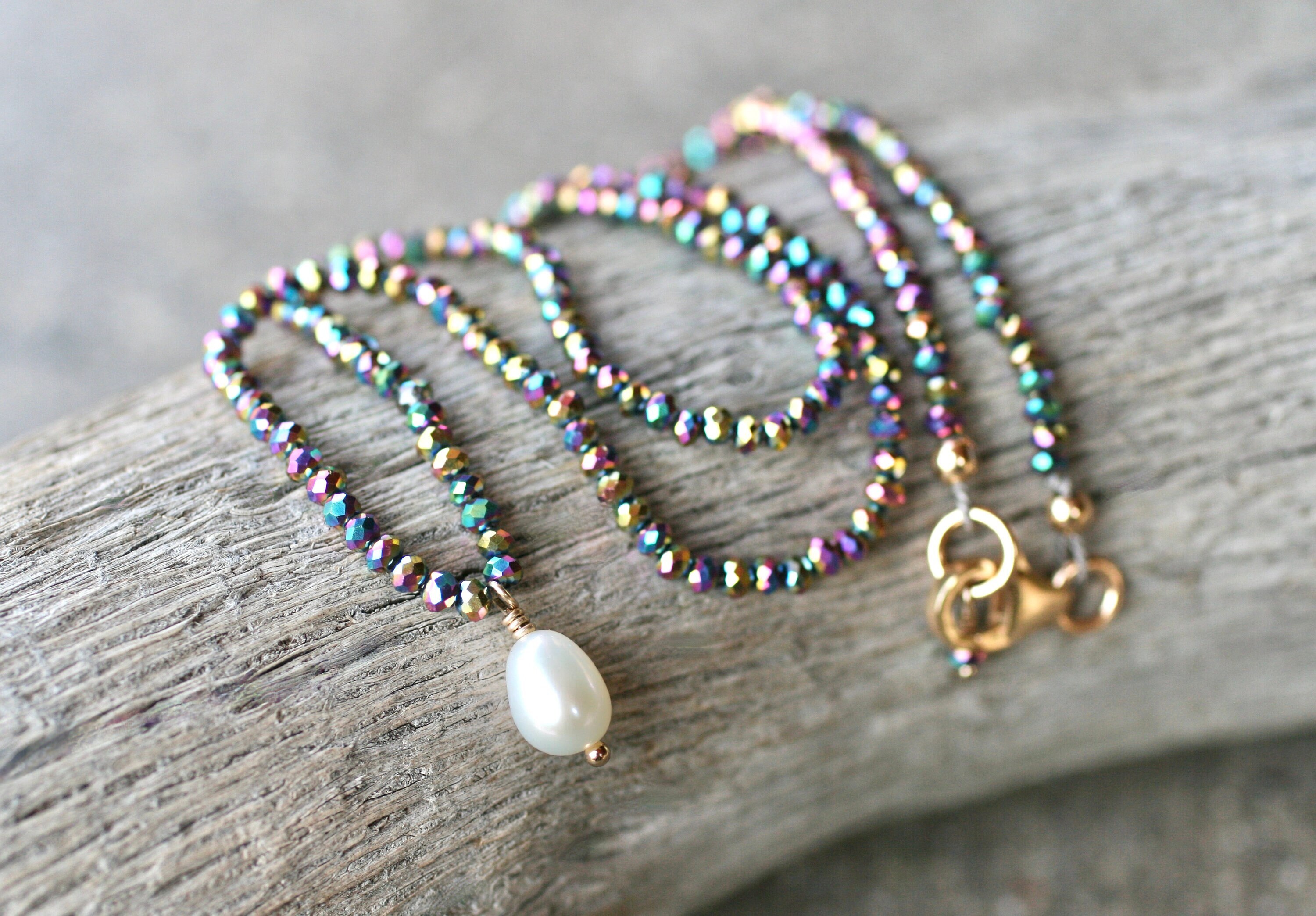 White Freshwater Pearl And Crystal Necklace: Multi Color Beaded Gemstone White Freshwater Pearl And Crystal Necklace: Multi Color Beaded Gemstone