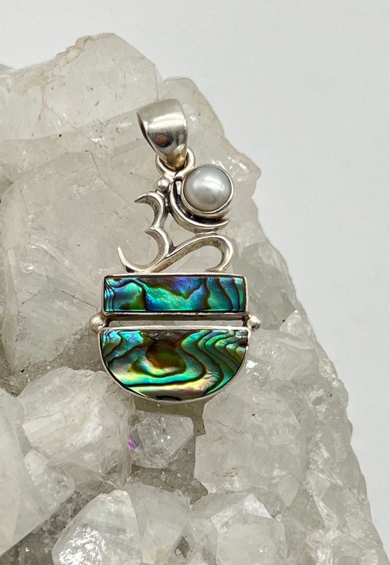 Beautiful Abalone Shell And Pearl Pendant
