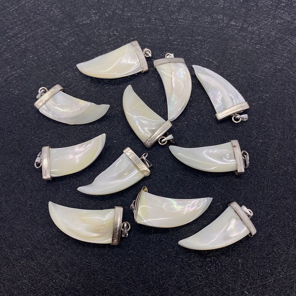 Natural Shells Pearls Moon Shape Beads Pendants,16×35mm Shells Pendant , Necklace Bracelet Loose Beads Accessories,2 Pendants