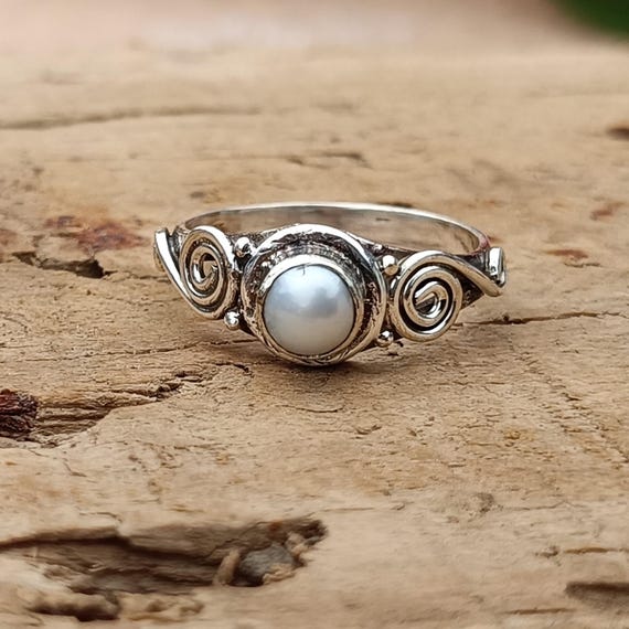 Handmade Sterling Silver Pearl Ring: Elegant 925 Jewelry