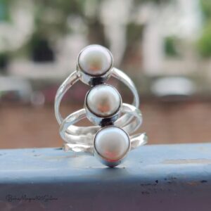 Triple Pearl Sterling Silver Ring - Hammered Band - Handmade