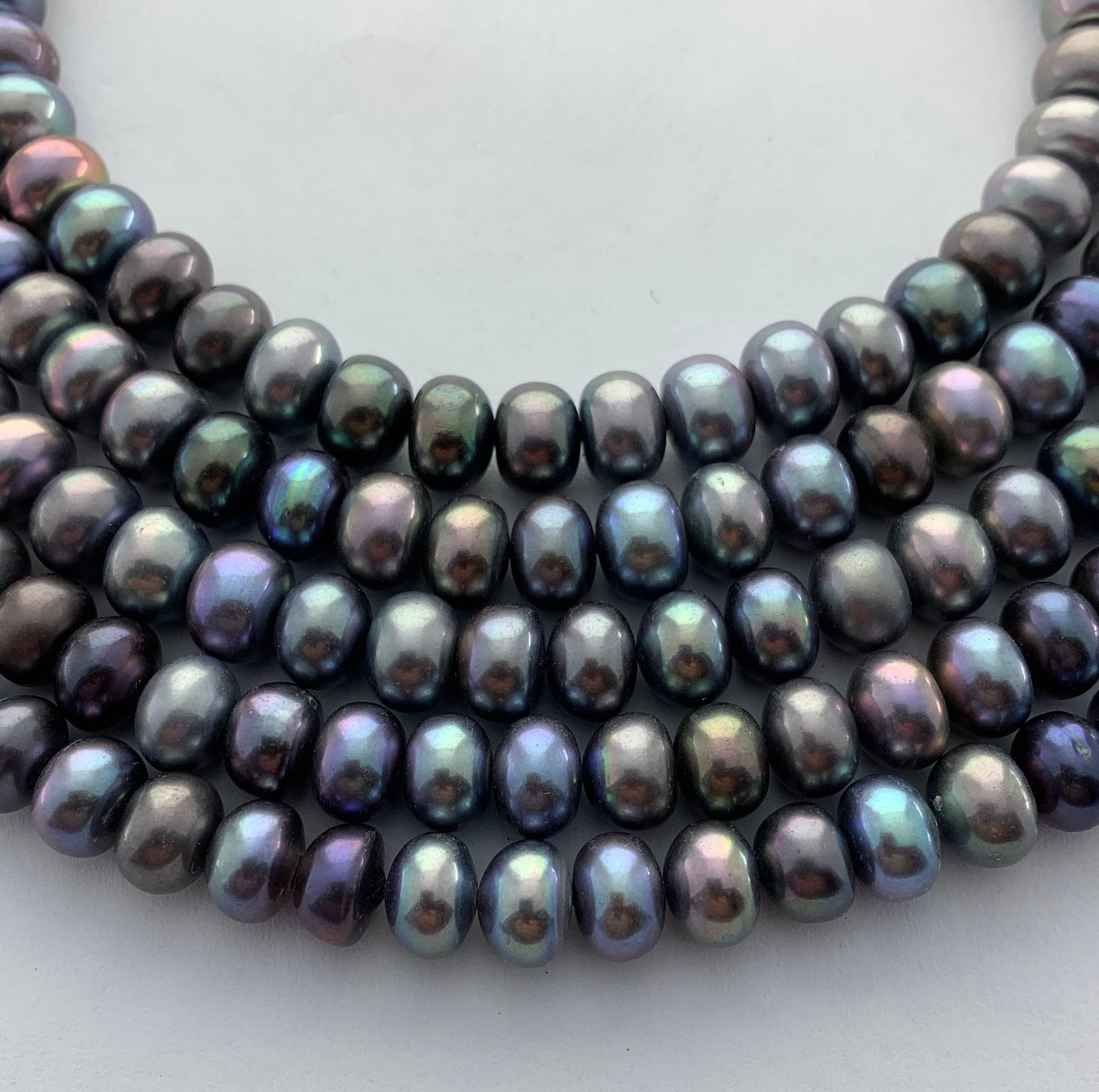 8-9mm Dark Grey Peacock Button/rondelle Fresh Water Pearl Beads. 16" Strand Of Fat Peacock Button Pearls, Approx. 62 Beads Per S 8-9mm Dark Grey Peacock Button/rondelle Fresh Water Pearl Beads. 16" Strand Of Fat Peacock Button Pearls, Approx. 62 Beads Per S