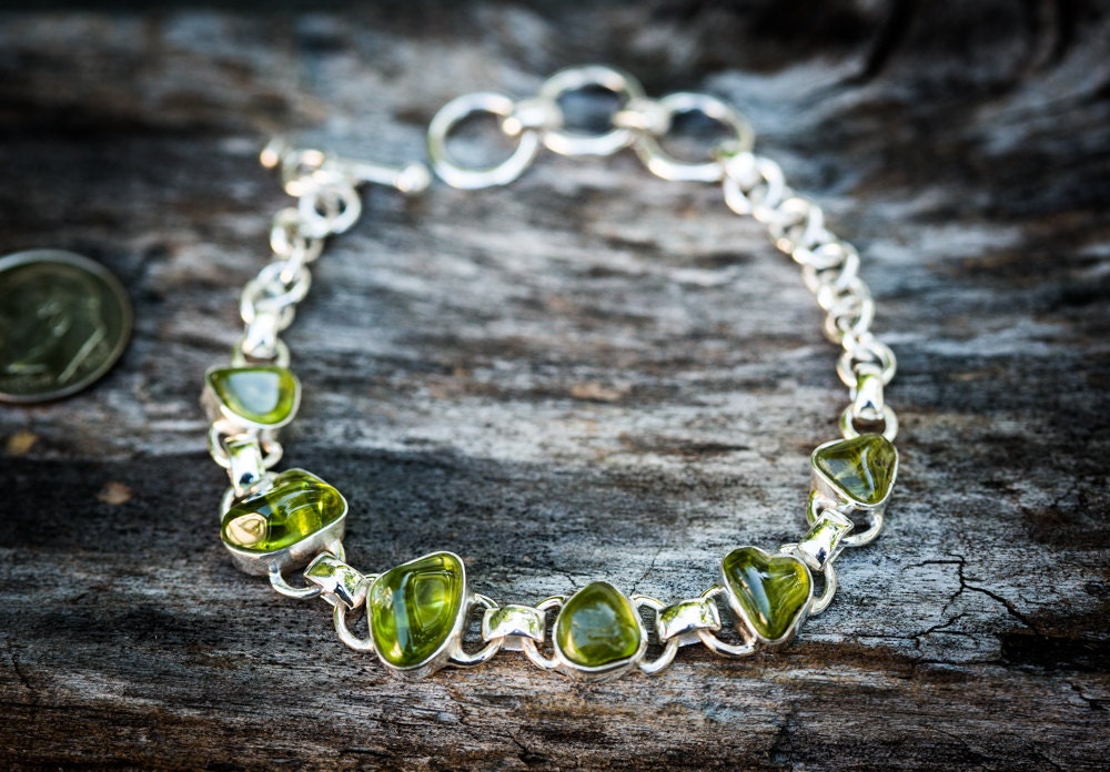 Peridot Cabochon Bracelet: August Birthstone Jewelry, 7.5 Inch