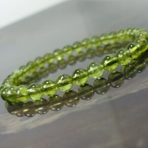 Genuine Peridot Bracelet A Grade, 4mm Chrysolite Olivine Natural Gemstone with 1 Silver bead Unisex Women Mens Beaded Bracelet + Gift Box Genuine Peridot Bracelet A Grade, 4mm Chrysolite Olivine Natural Gemstone with 1 Silver bead Unisex Women Mens Beaded Bracelet + Gift Box
