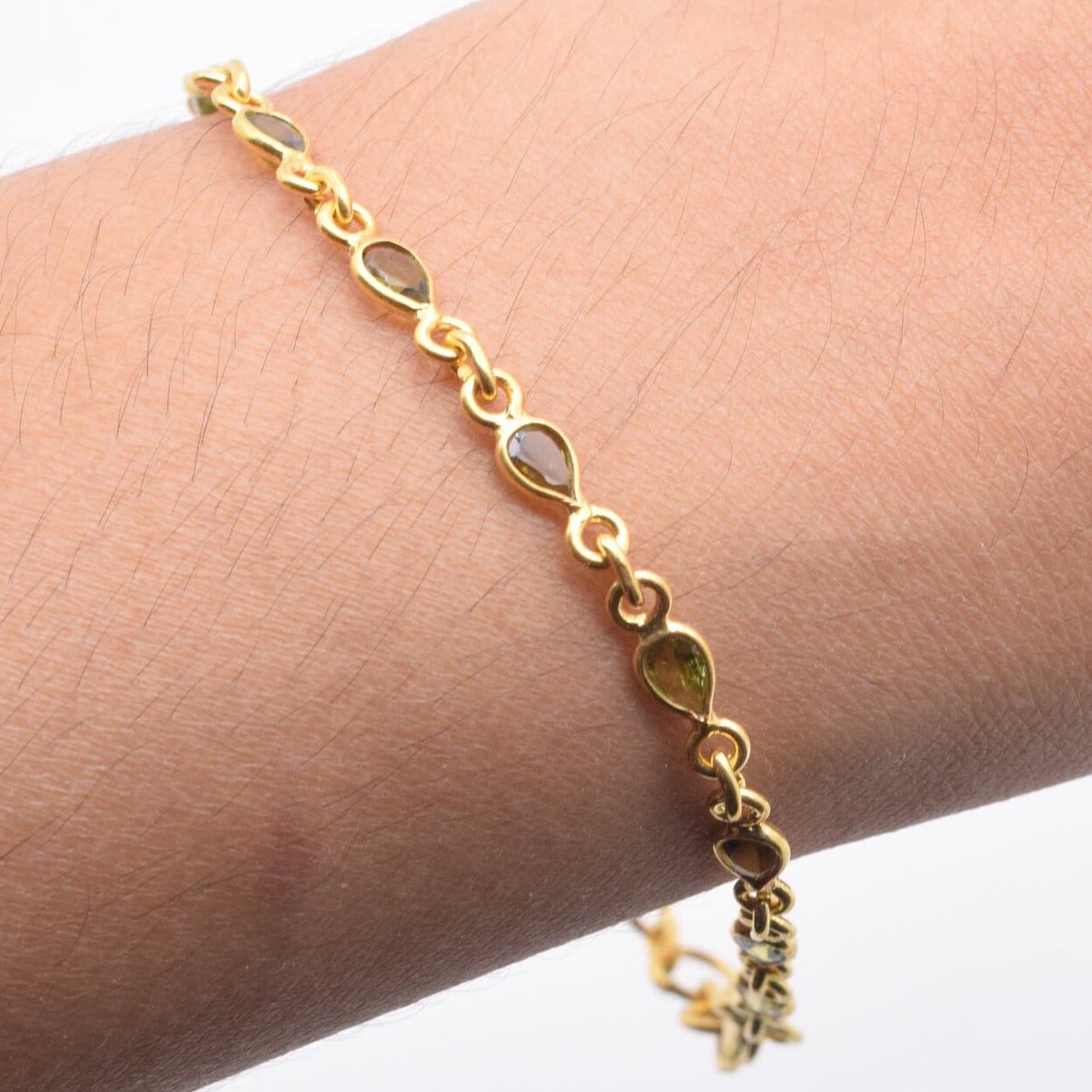 Handmade Peridot Teardrop Bracelet: Solid Gold 9k/14k/18k Adjustable Gemstone, August Birthstone