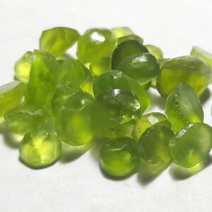 Peridot Mix Rough Gemstone:unpolished Peridot Raw Stone For Jewelry,healing,cabochon,faceted,art,bead,carving,reiki,birthstone,wedding Gift Peridot Mix Rough Gemstone:unpolished Peridot Raw Stone For Jewelry,healing,cabochon,faceted,art,bead,carving,reiki,birthstone,wedding Gift