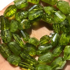 18" Green Peridot Faceted Nugget Gemstone Beads 6-8 Mm W / / natural Faceted Green Peridot Nuggets New Arrival Top Most Quality